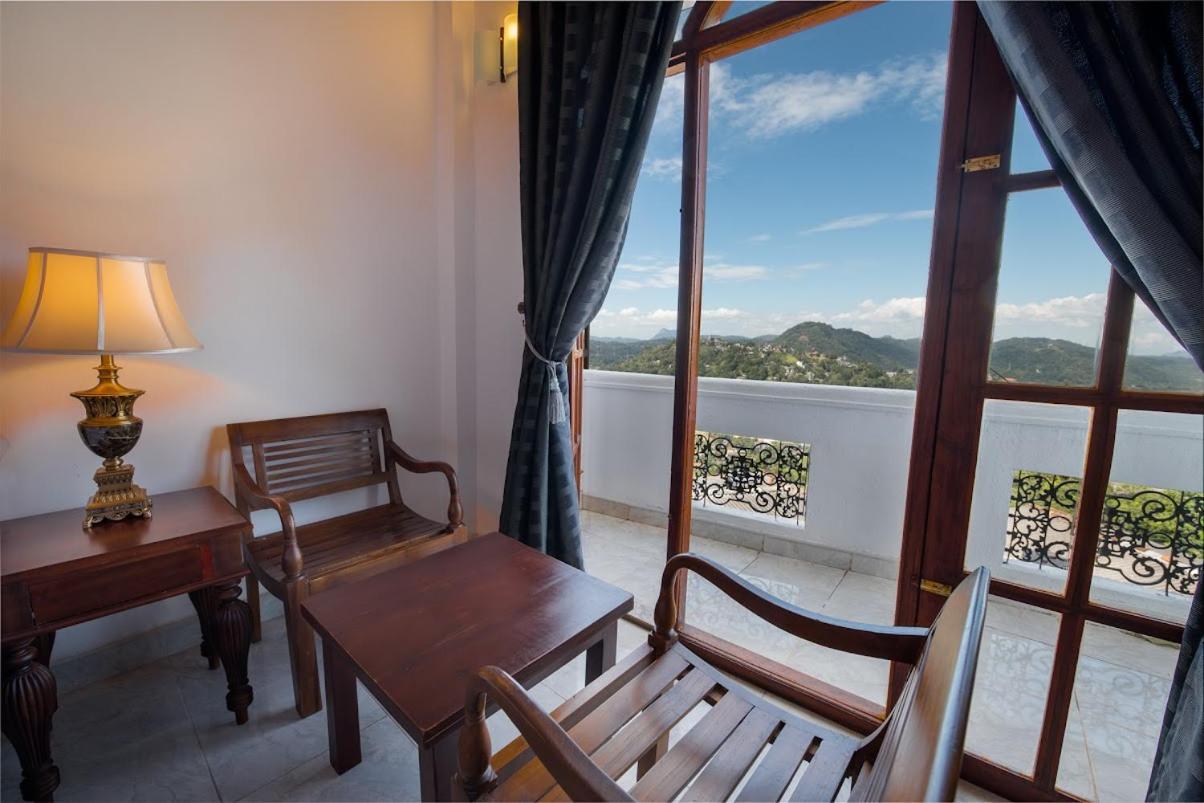 Ceylon Breeze Hotell Kandy Exteriör bild