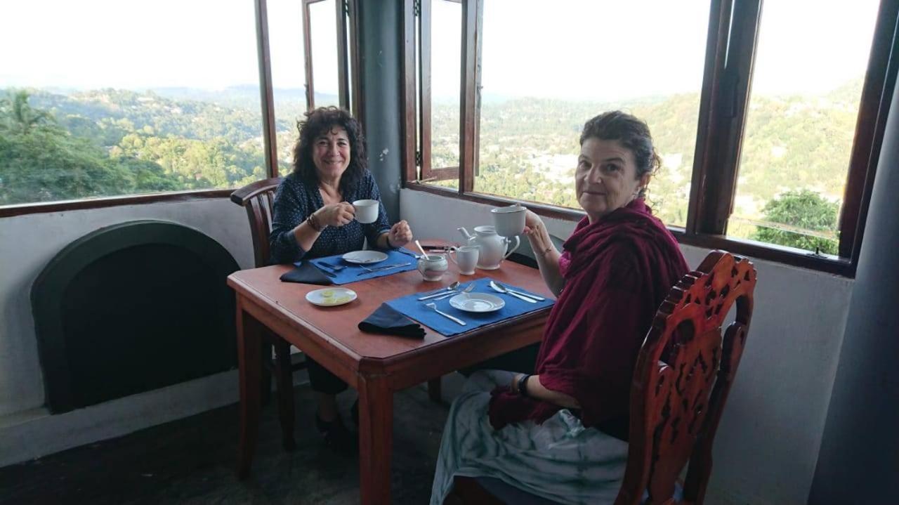 Ceylon Breeze Hotell Kandy Exteriör bild
