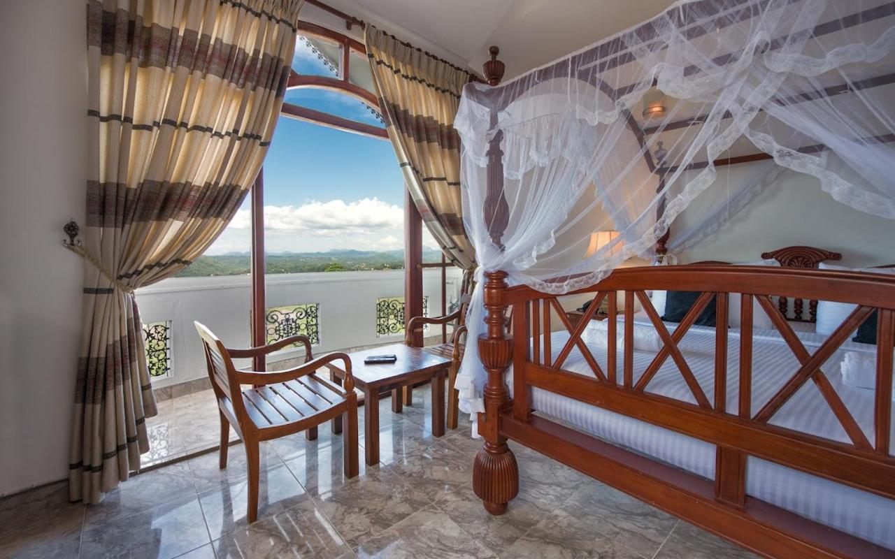 Ceylon Breeze Hotell Kandy Exteriör bild