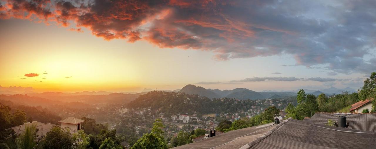 Ceylon Breeze Hotell Kandy Exteriör bild