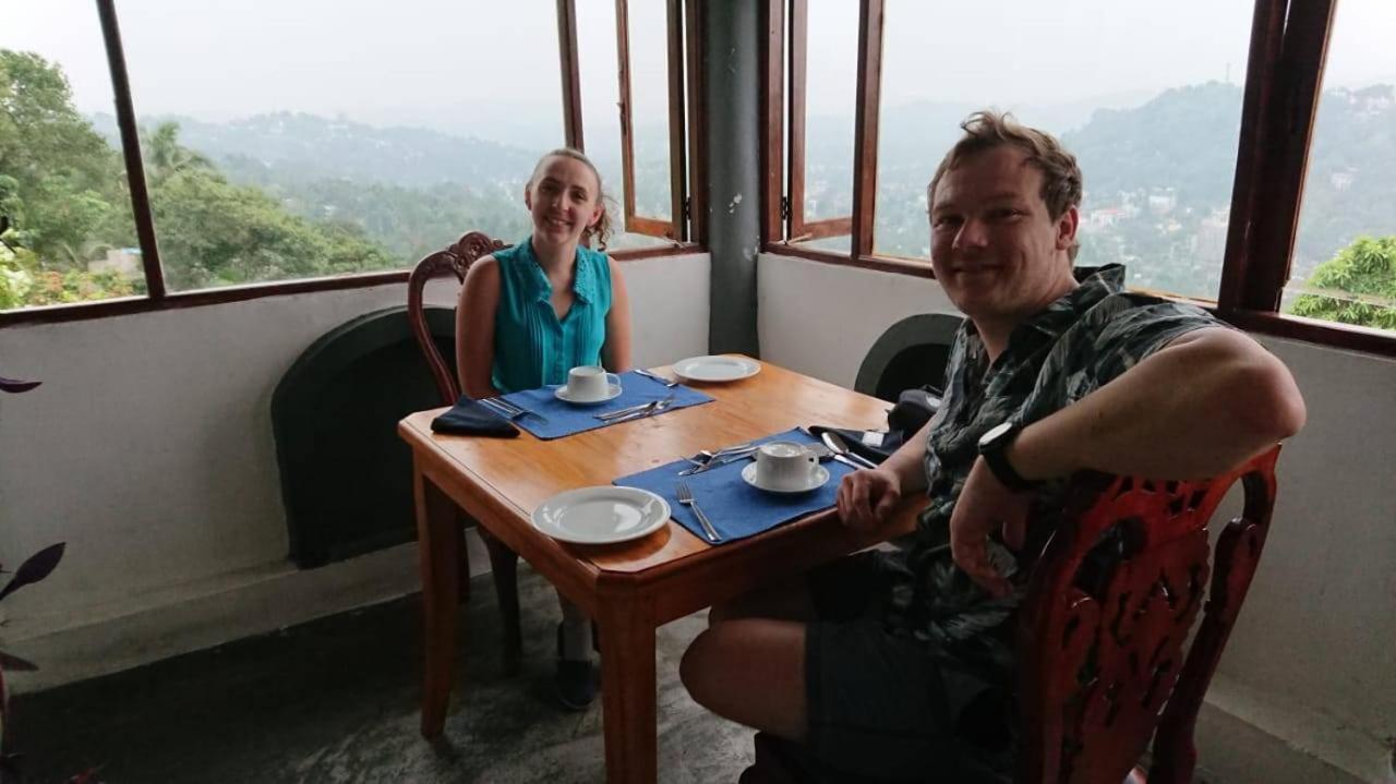 Ceylon Breeze Hotell Kandy Exteriör bild