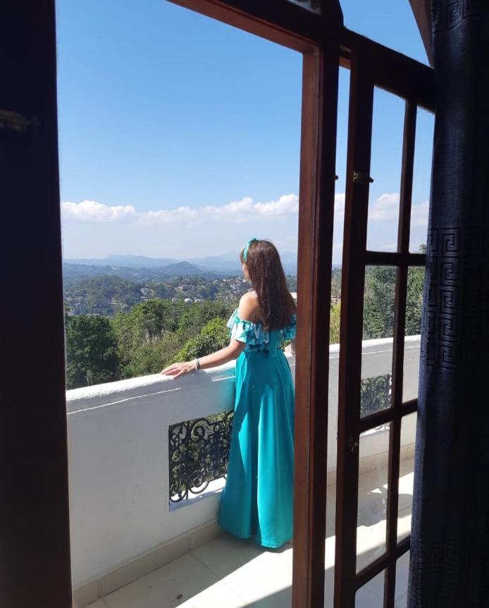 Ceylon Breeze Hotell Kandy Exteriör bild